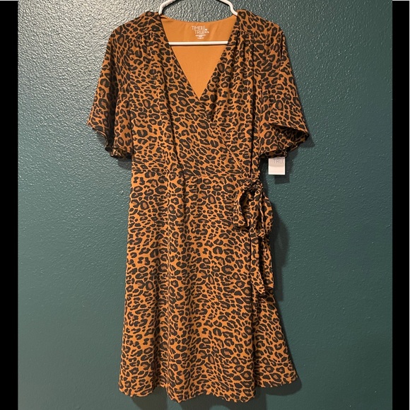 Leopard wrap dress - Picture 2 of 4